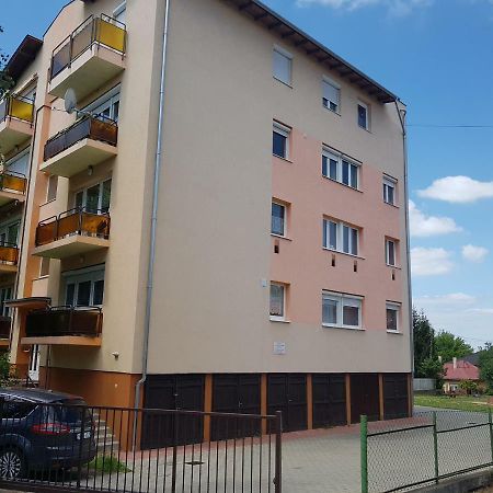 Bazsi Apartman Шіофок Екстер'єр фото