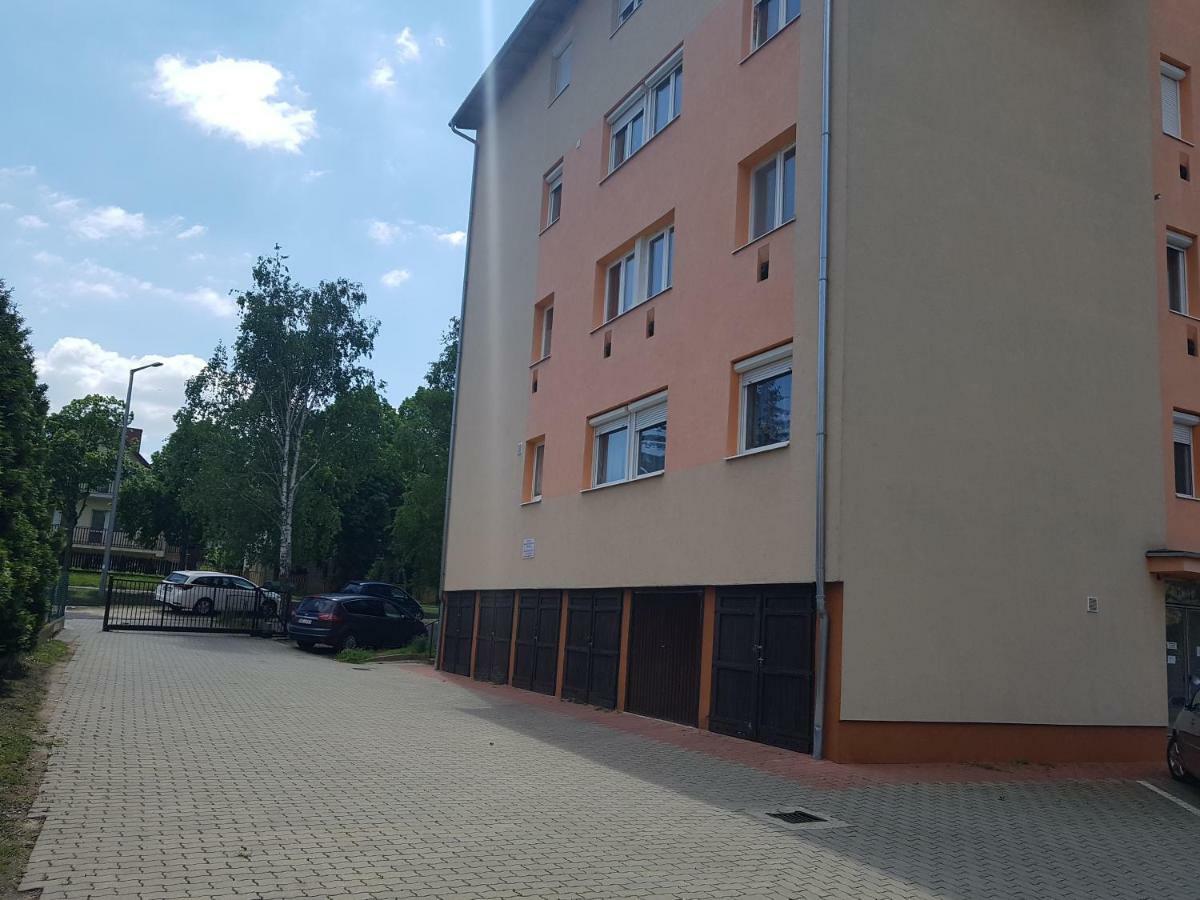 Bazsi Apartman Шіофок Екстер'єр фото