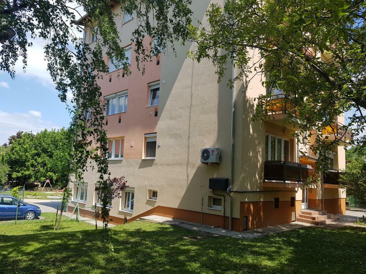Bazsi Apartman Шіофок Екстер'єр фото